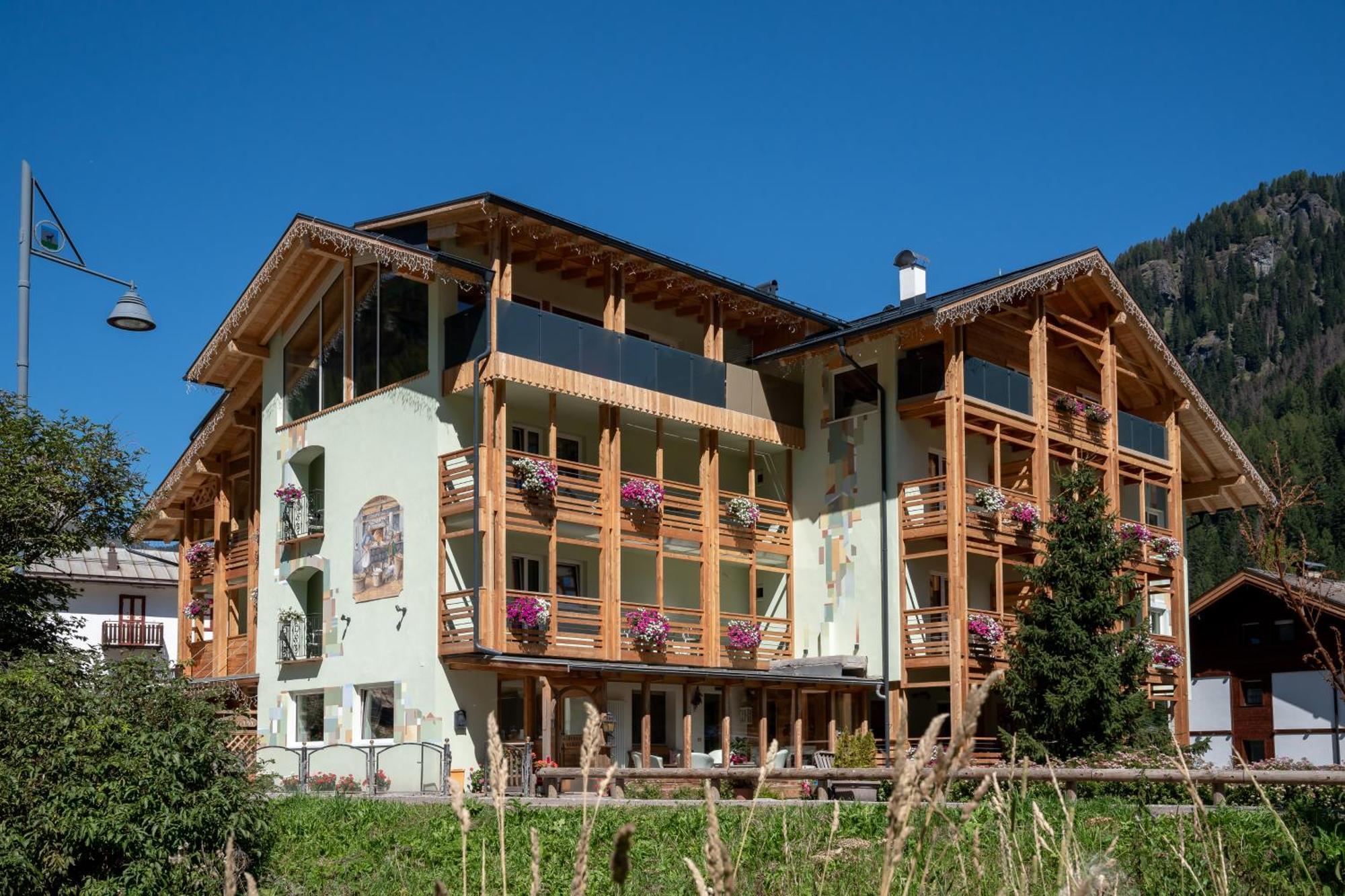 Albergo Garni Edy  Canazei Exterior foto