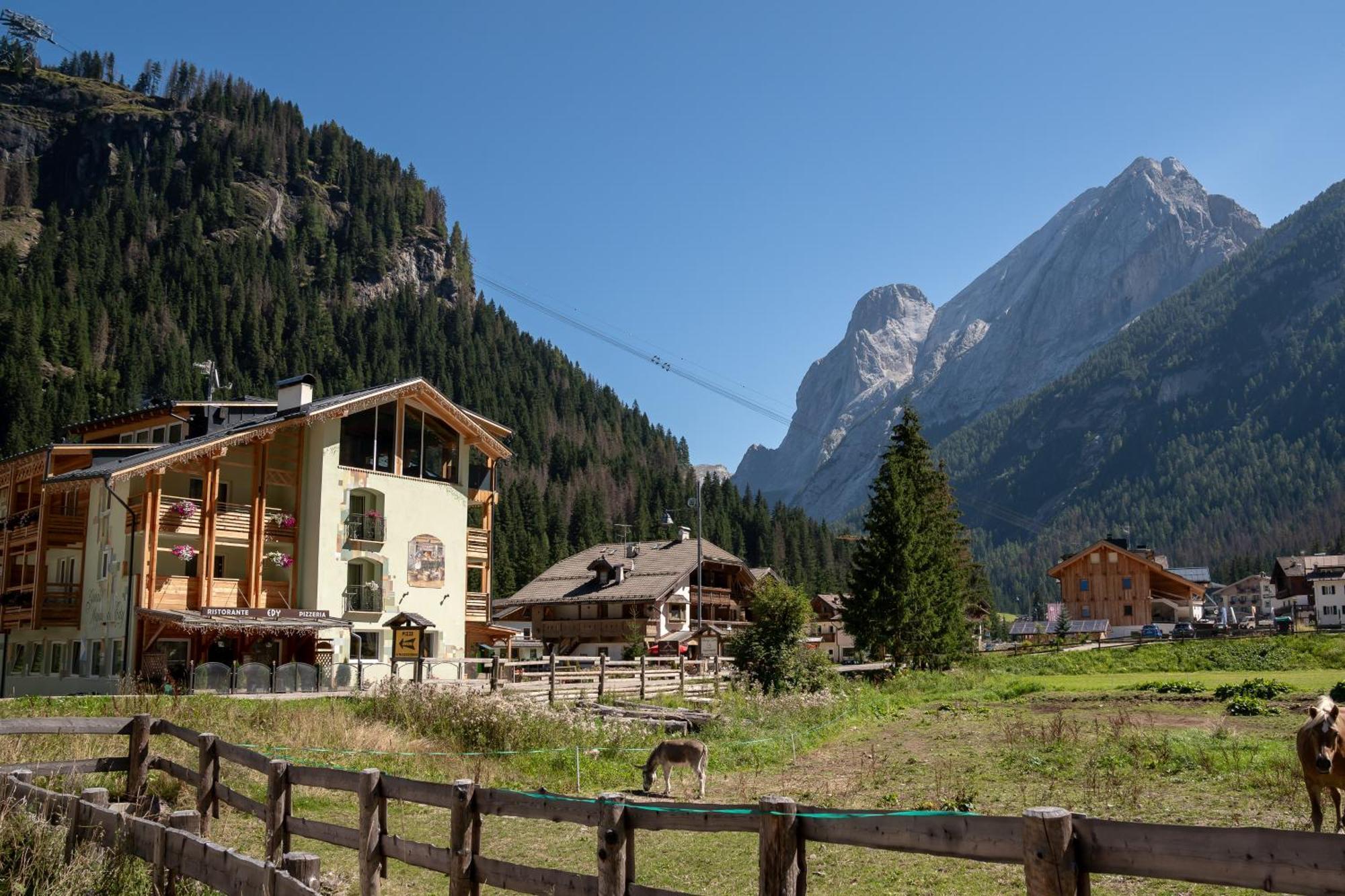 Albergo Garni Edy  Canazei Exterior foto