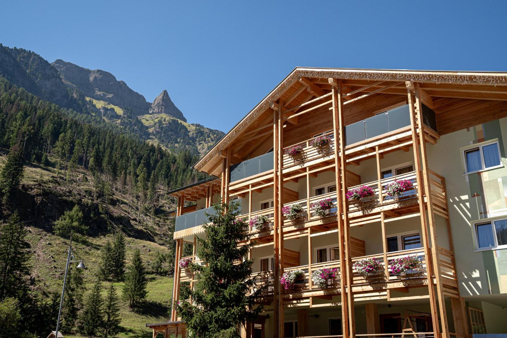 Albergo Garni Edy  Canazei Exterior foto
