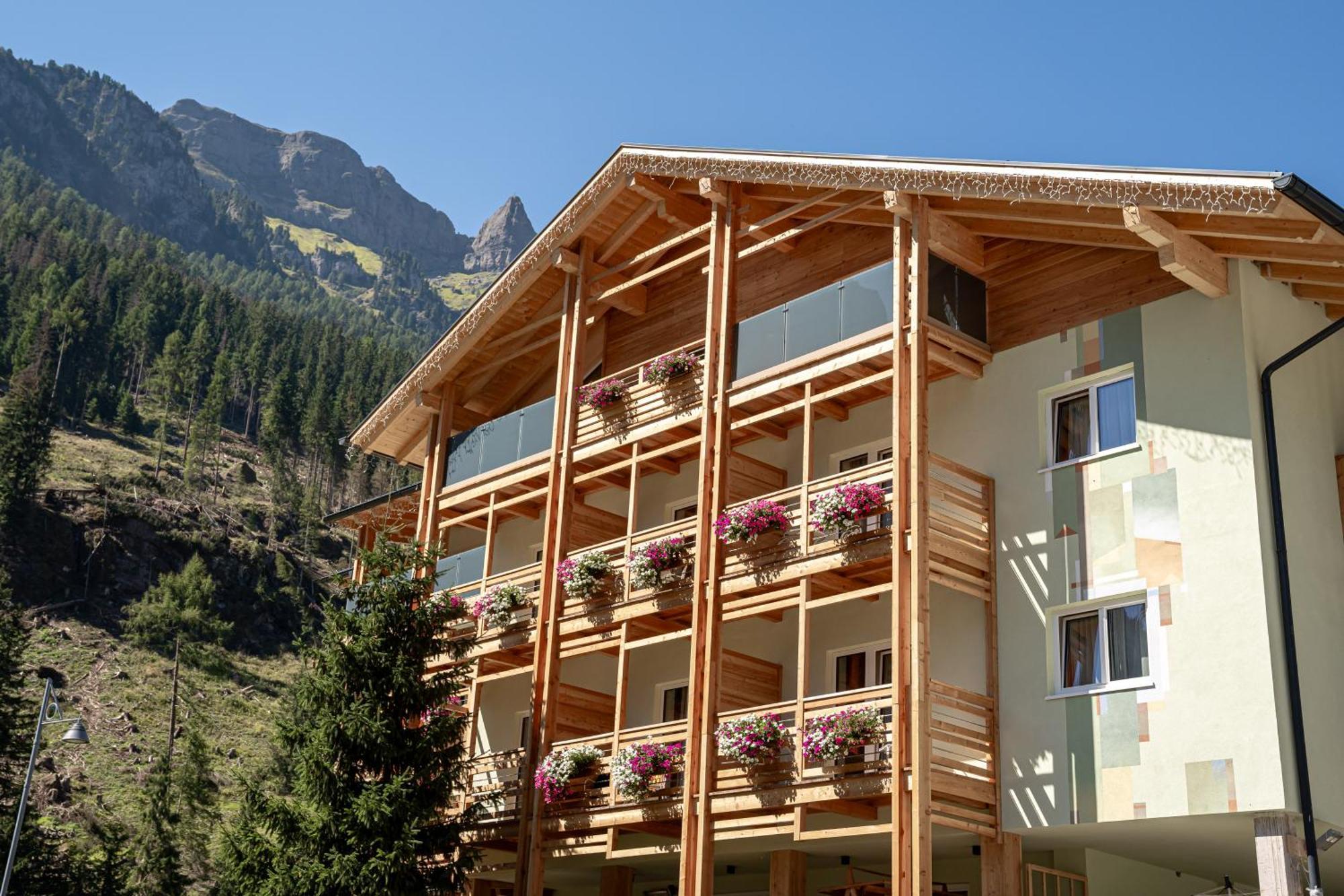 Albergo Garni Edy  Canazei Exterior foto