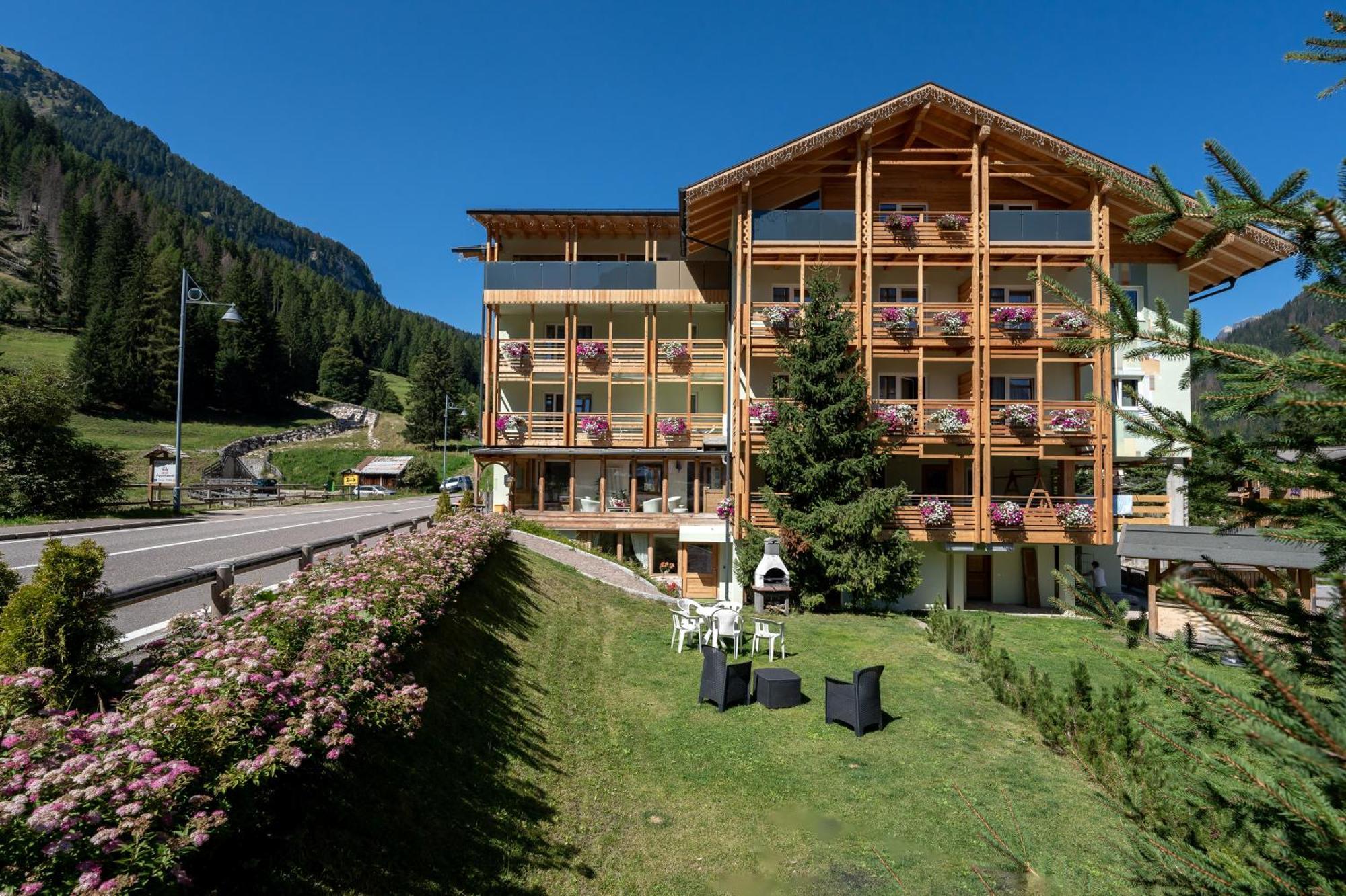 Albergo Garni Edy  Canazei Exterior foto