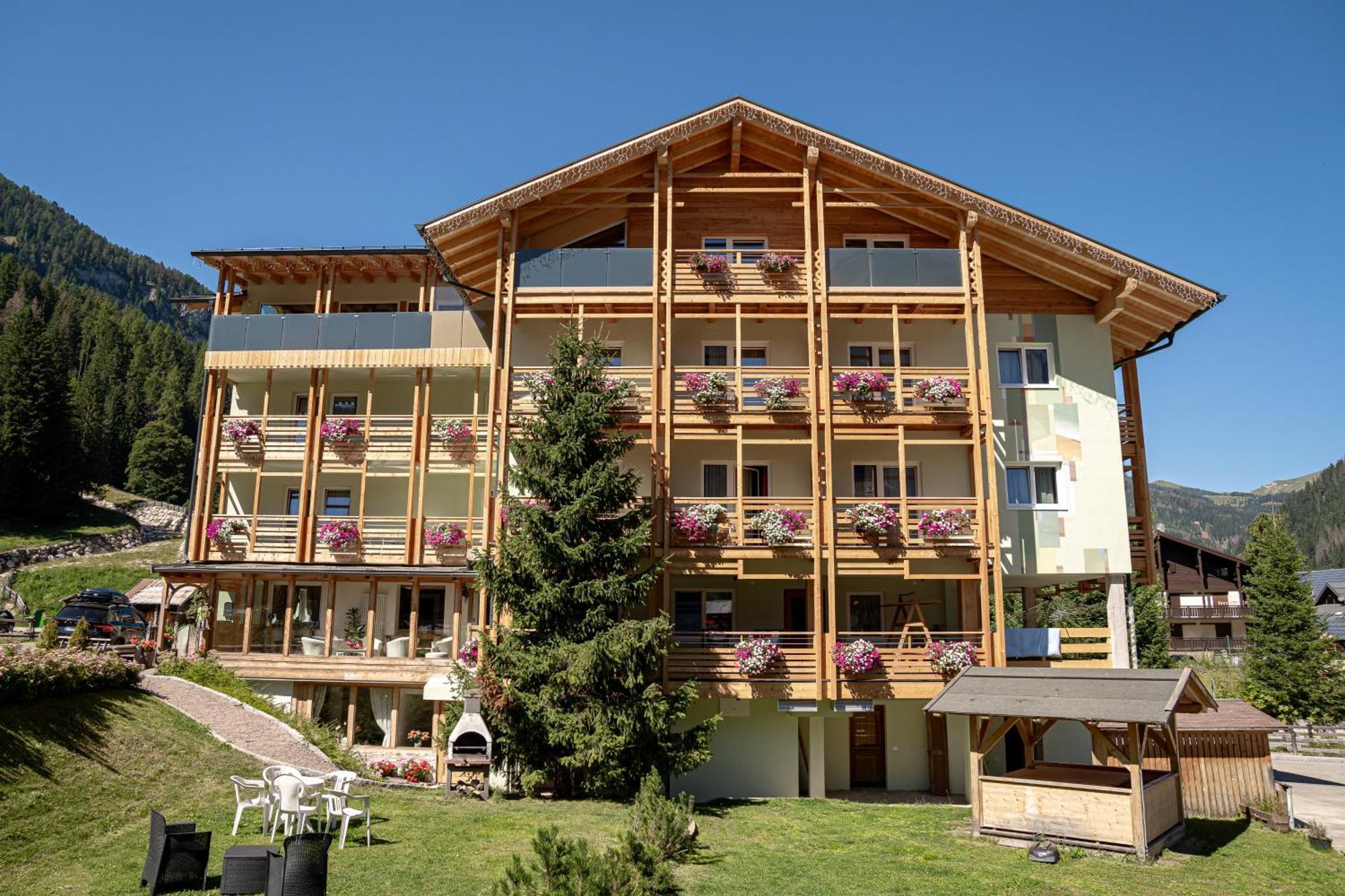 Albergo Garni Edy  Canazei Exterior foto